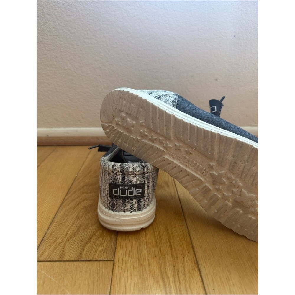 Hey Dude Men's Slip-On Loafers in Dark Charcoal Only Worn 2x - Picture 3 of 3